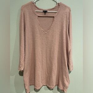 Dusty Rose Torrid thin quarter sleeve V neck shirt. Size 2